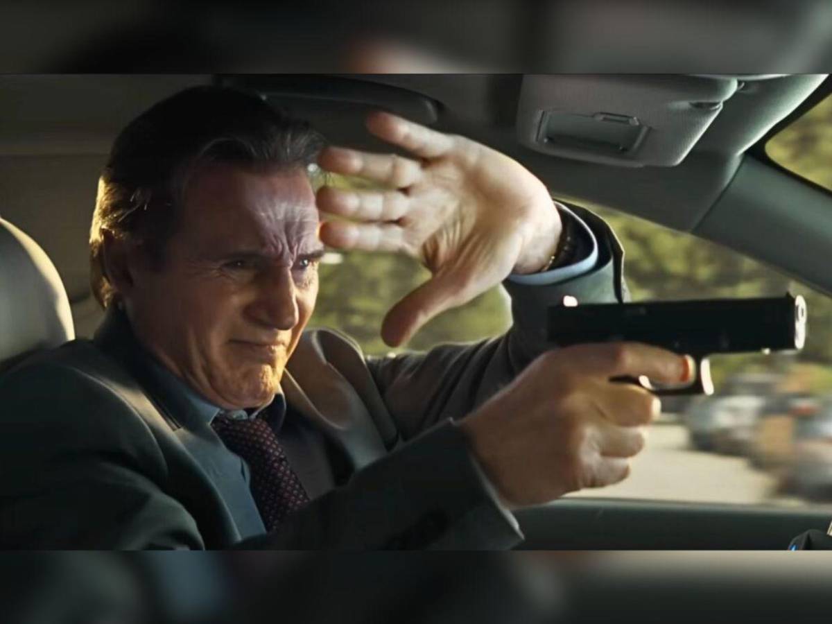 Liam Neeson habla sobre su escena íntima con Pamela Anderson en The Naked Gun