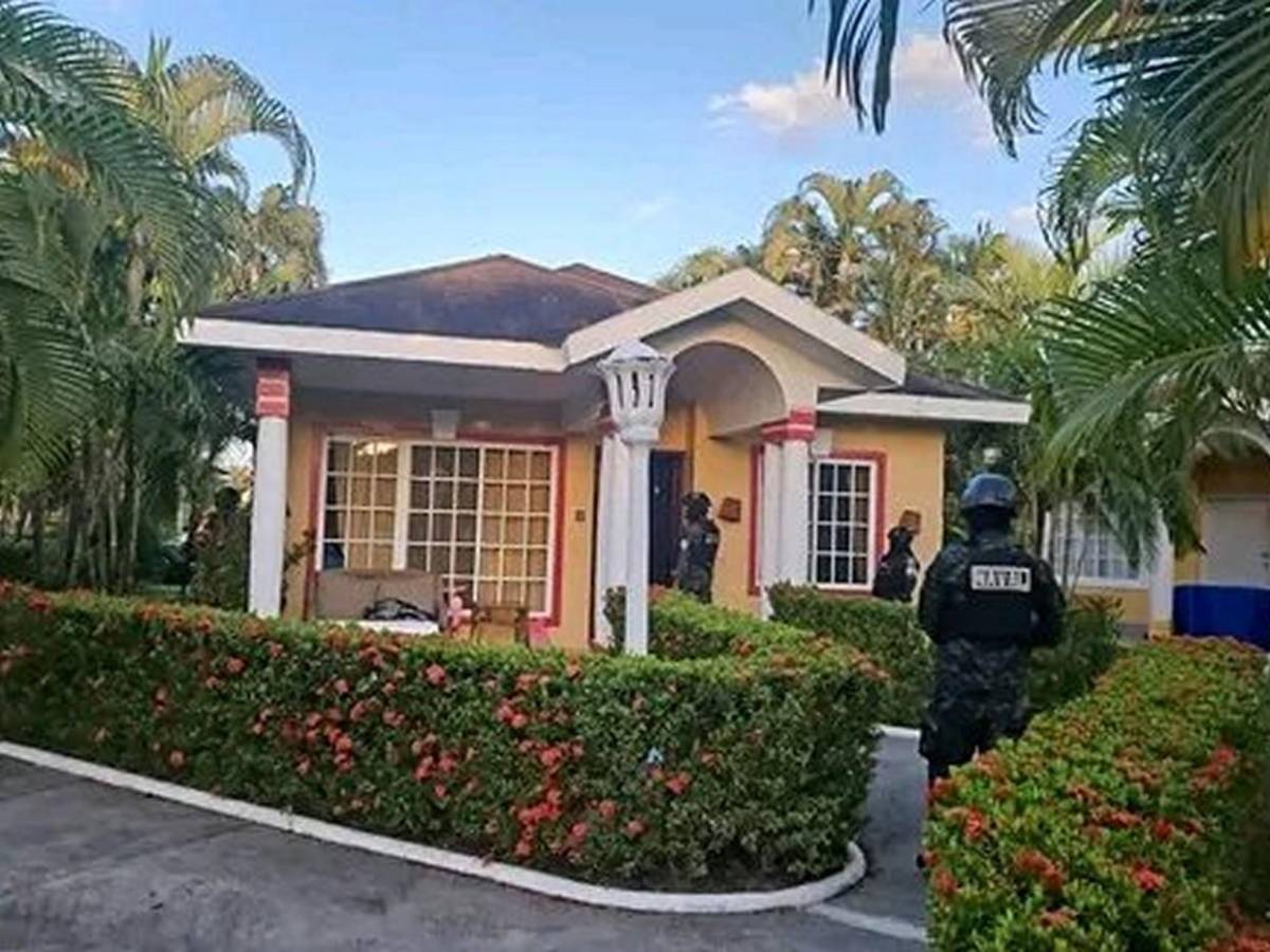 Confiscan bienes a supuesto narco en norte de Honduras, tras incautarle 2,835 kilos de coca