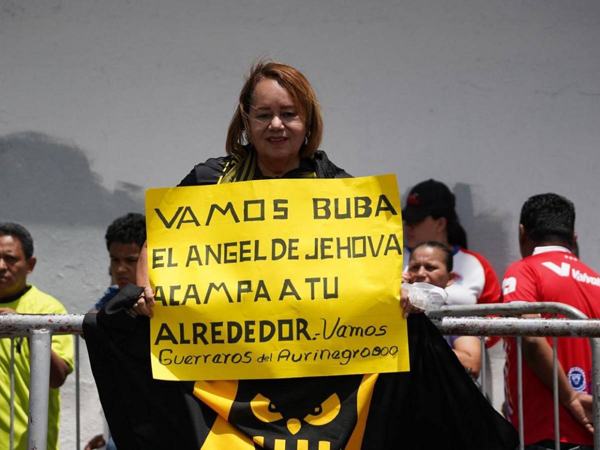 Aficionados llegan al Chelato Uclés para la gran final Olimpia vs Real España