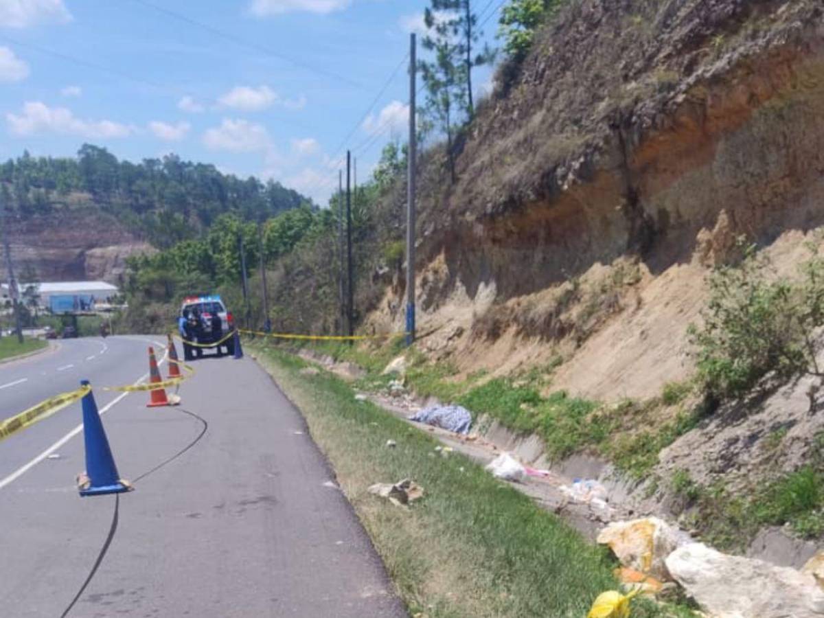 Envuelto en sábanas: así hallaron cadáver en el kilómetro nueve de la carretera al norte