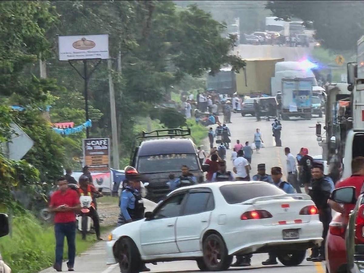 Lunes de protesta: sin paso la carretera del litoral atlántico CA-13 y la CA-5 en varios tramos