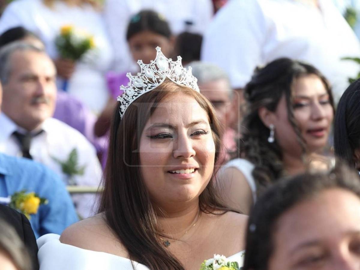 Más que romance: así vivieron su gran día las parejas en las bodas gratis de la capital