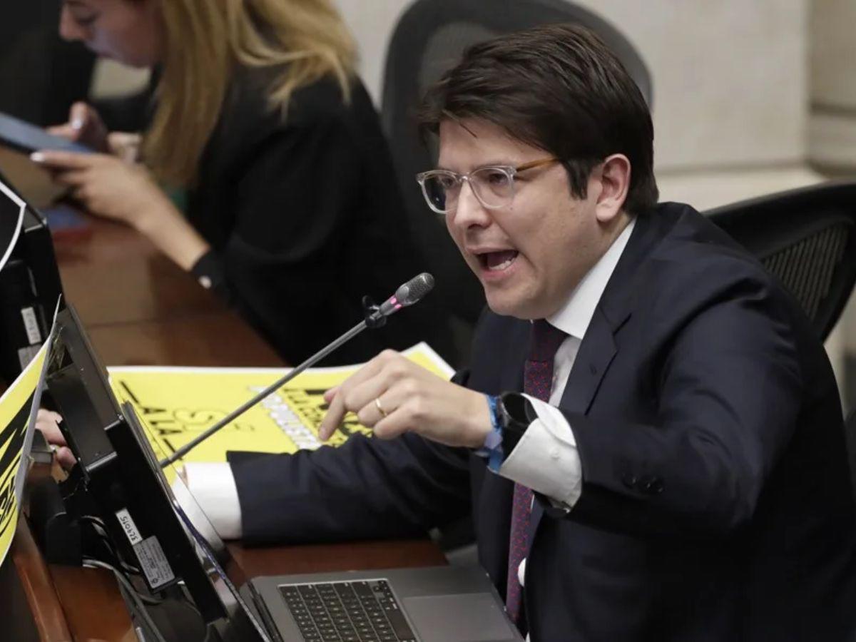 Un menor de 15 años disparó: ellos son los seis detenidos por el crimen de Miguel Uribe Turbay