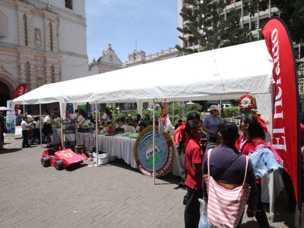 ¡Creatividad que salva al planeta! Escolares emprendieron con Feria de Reciclaje