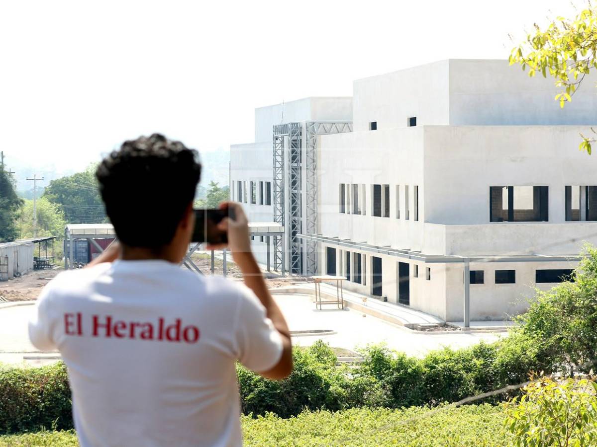El millonario aumento en costo de tres hospitales sin terminar ¿Qué pasó con el presupuesto?