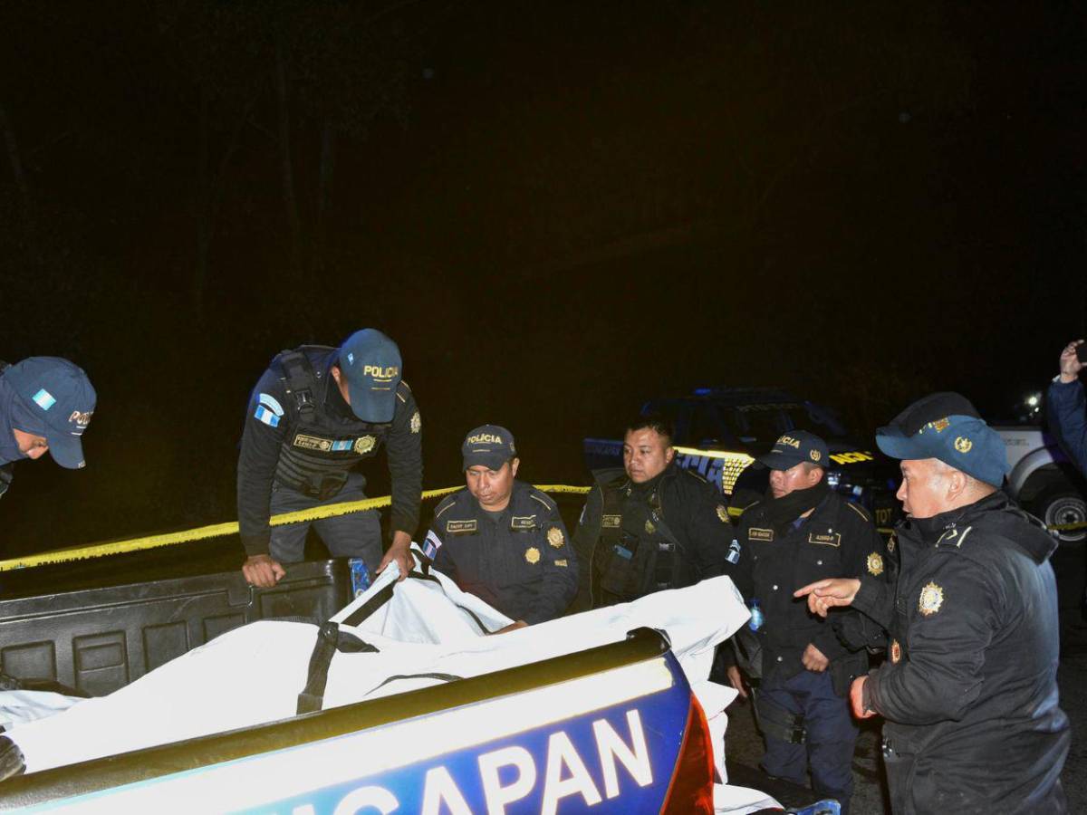 Las imágenes que dejó el fatal accidente de un bus en Guatemala que suma 15 muertes