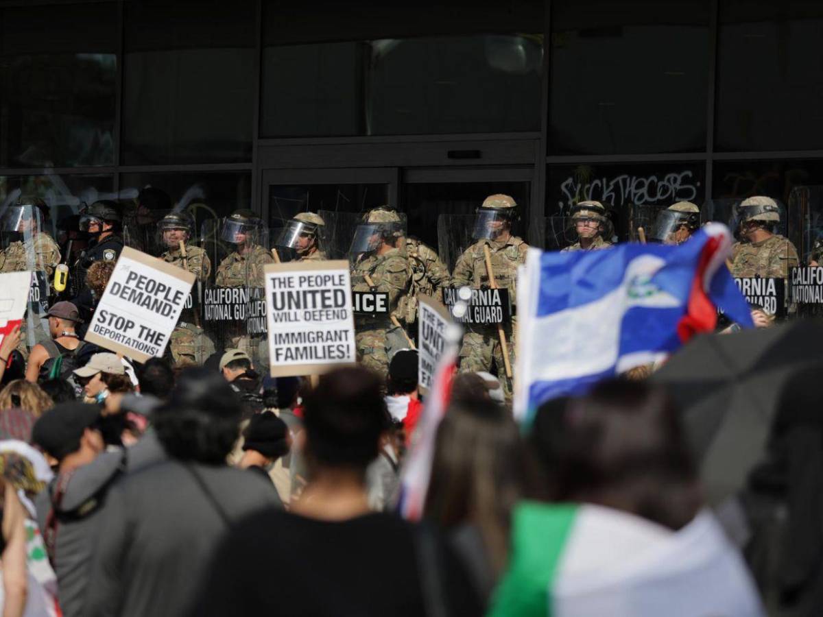 Orden inédita e ilegal no vista en 60 años: la polémica por envío de Guardia Nacional a Los Ángeles