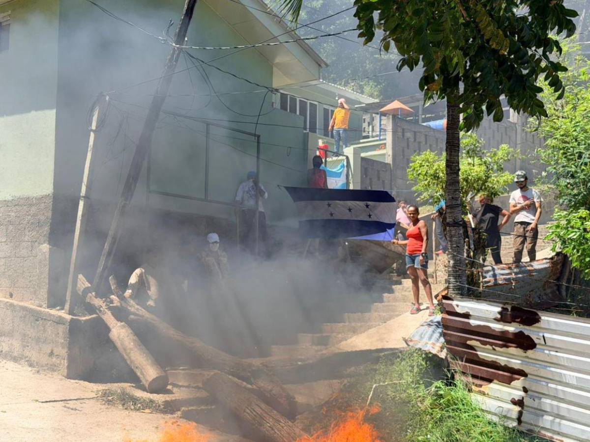 Violencia e incendio a un centro educativo en Guanaja al repetir las elecciones municipales