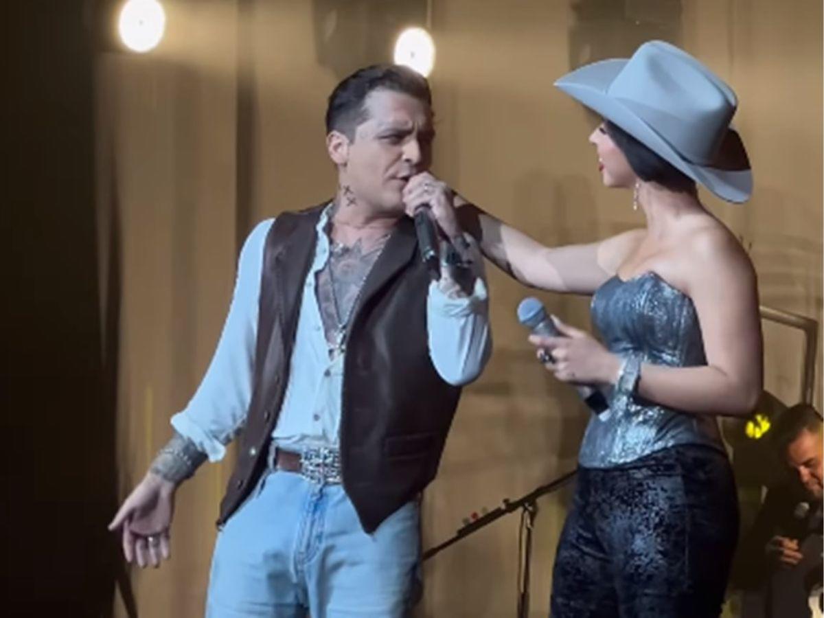 Ángela Aguilar publica su primera fotografía con Christian Nodal