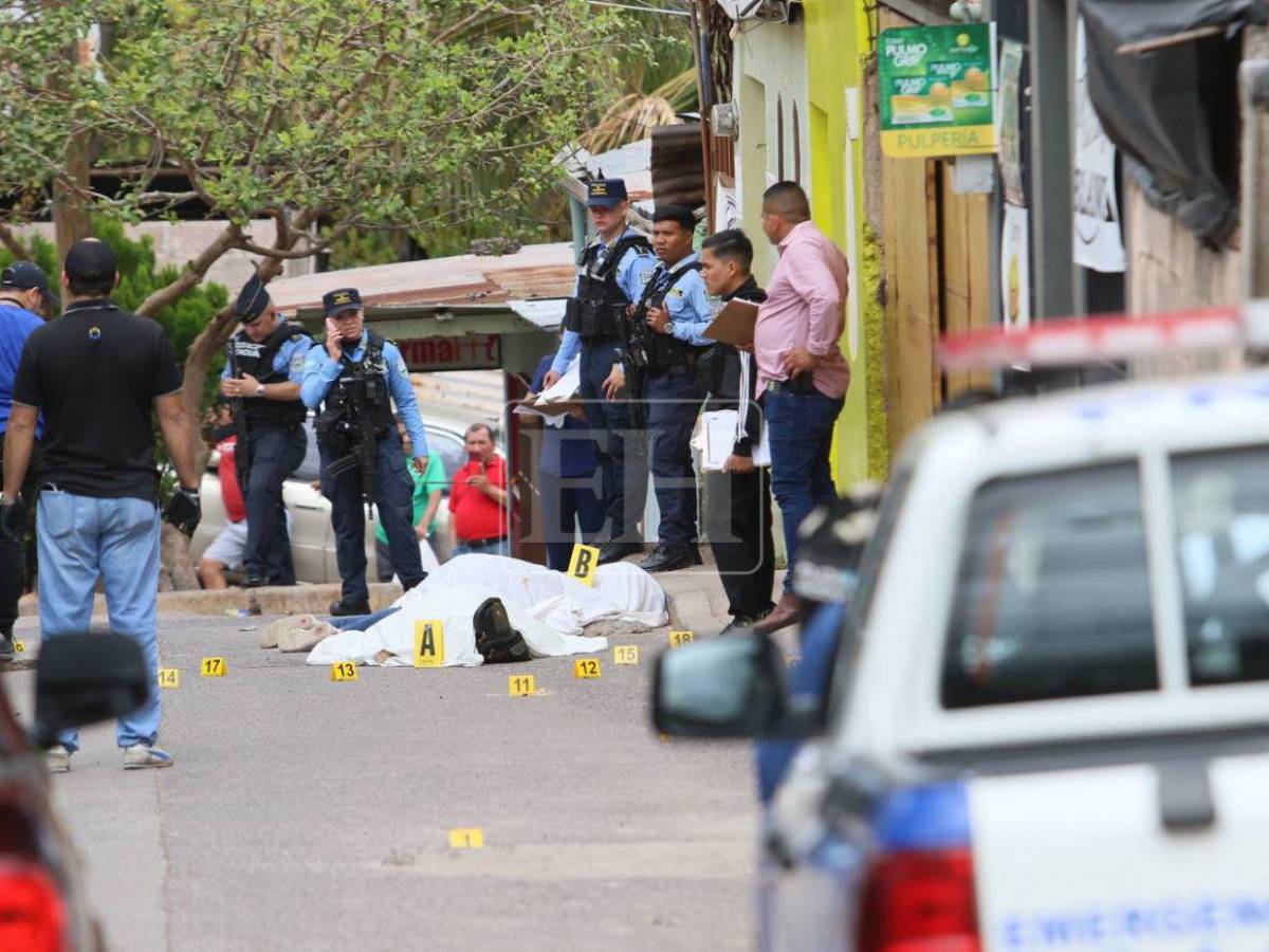 ¡Llena de casquillos! Así quedó la escena del crimen de una pareja en la colonia Estados Unidos