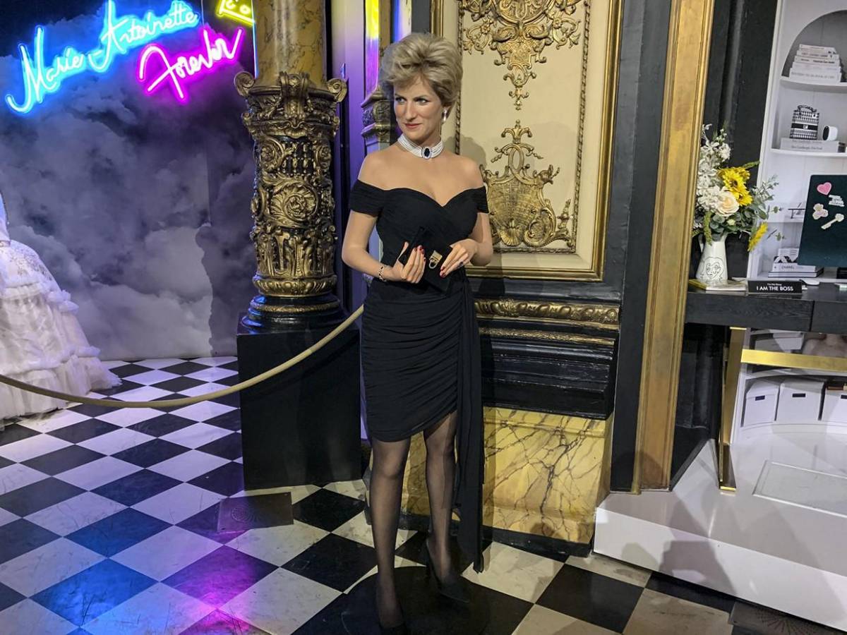 Así luce Lady Diana con su vestido de la venganza en figura de cera