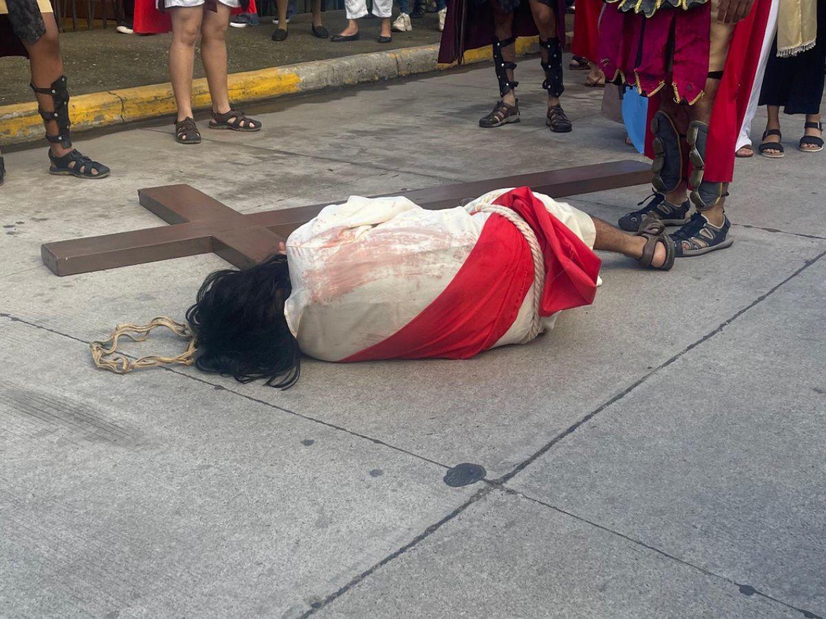 Devoción y fe: así se desarrolla el viacrucis en Olanchito, Yoro