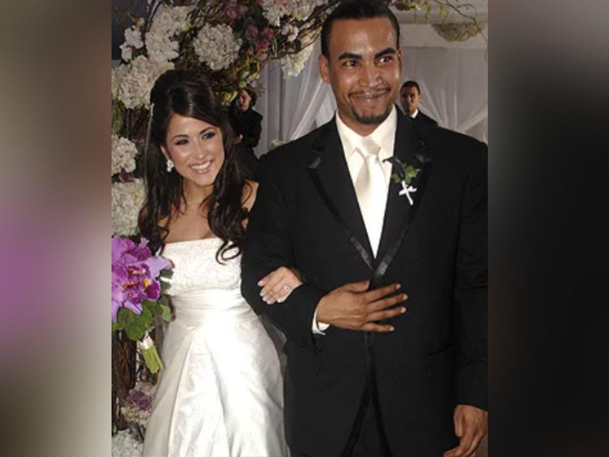 La pareja se casó en una ceremonia en Puerto Rico enfrente de 300 invitados.