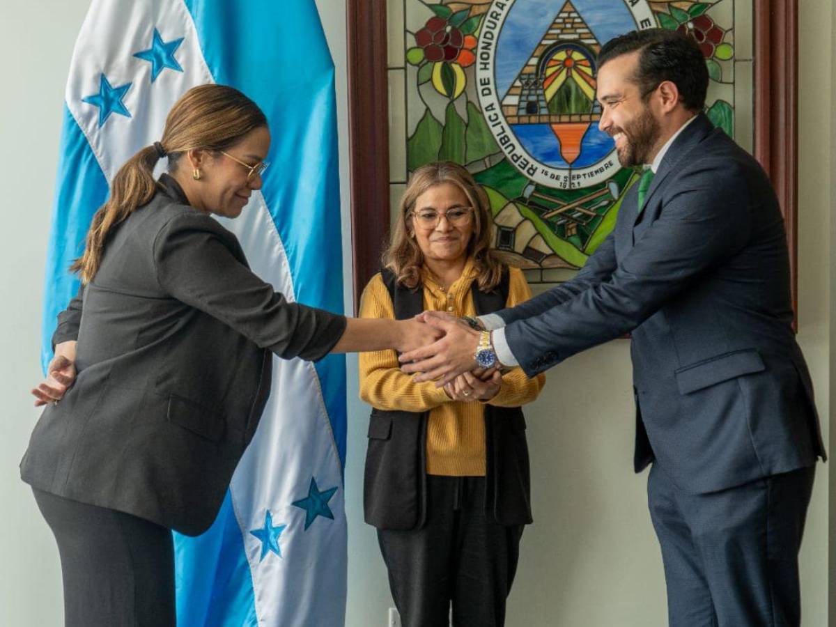 Se comunicaba con ministros y diputados suplantando identidad: caso de Corazón de María Bocanegra