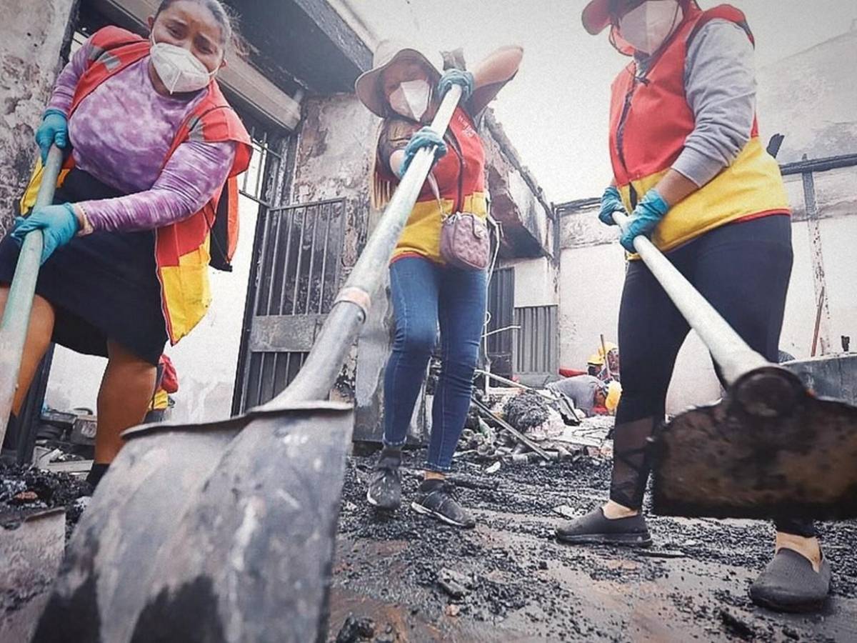 No quedó nada, solo escombros: el interior de Chinda Díaz y otros negocios tras incendio