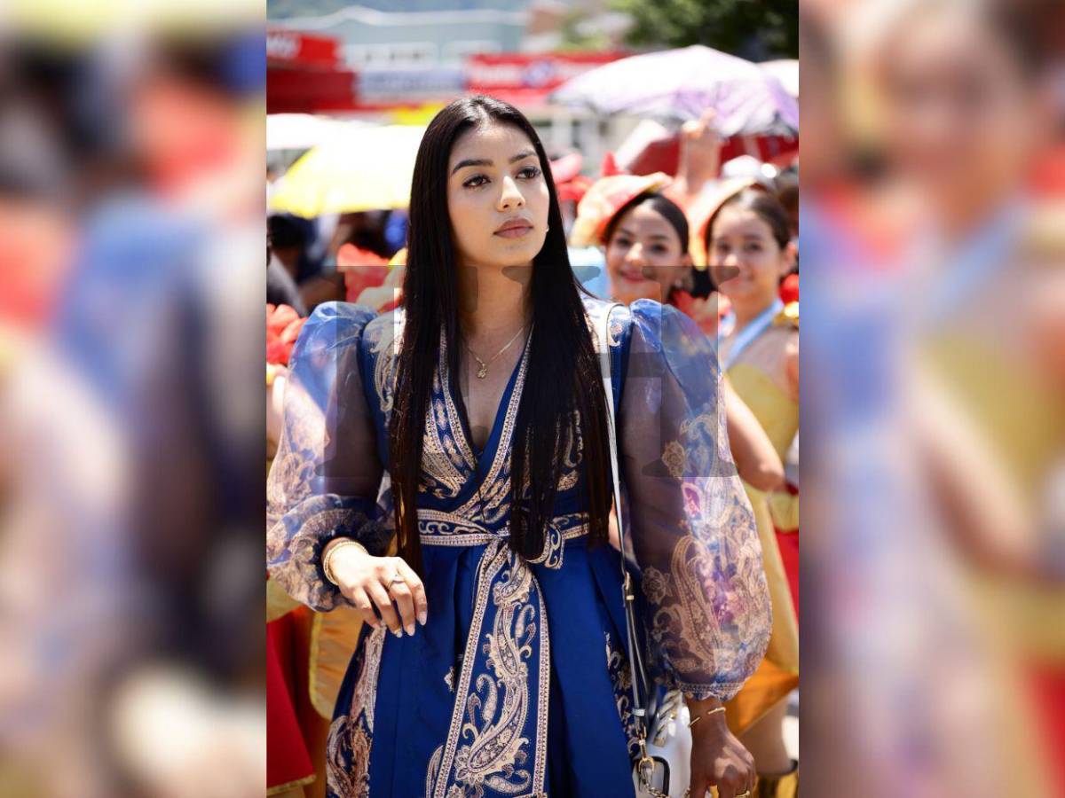 Las maestras que brillaron en los desfiles patrios 2025