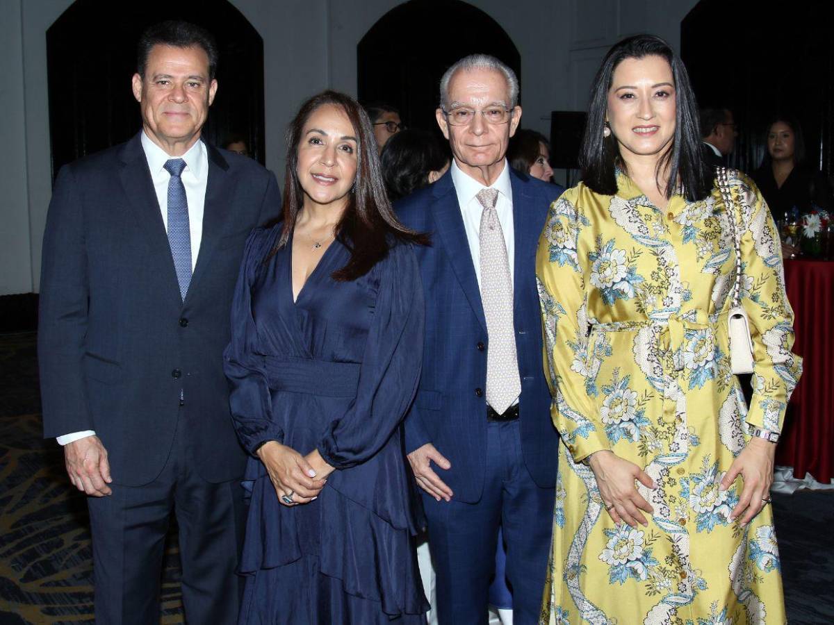 Diplomáticos y funcionarios brindan en el Hotel Clarion por el Día Nacional de Francia