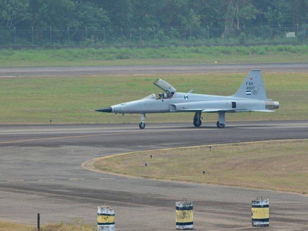 ¿Cómo hacer la solicitud para ingresar buques y aviones militares a Honduras?