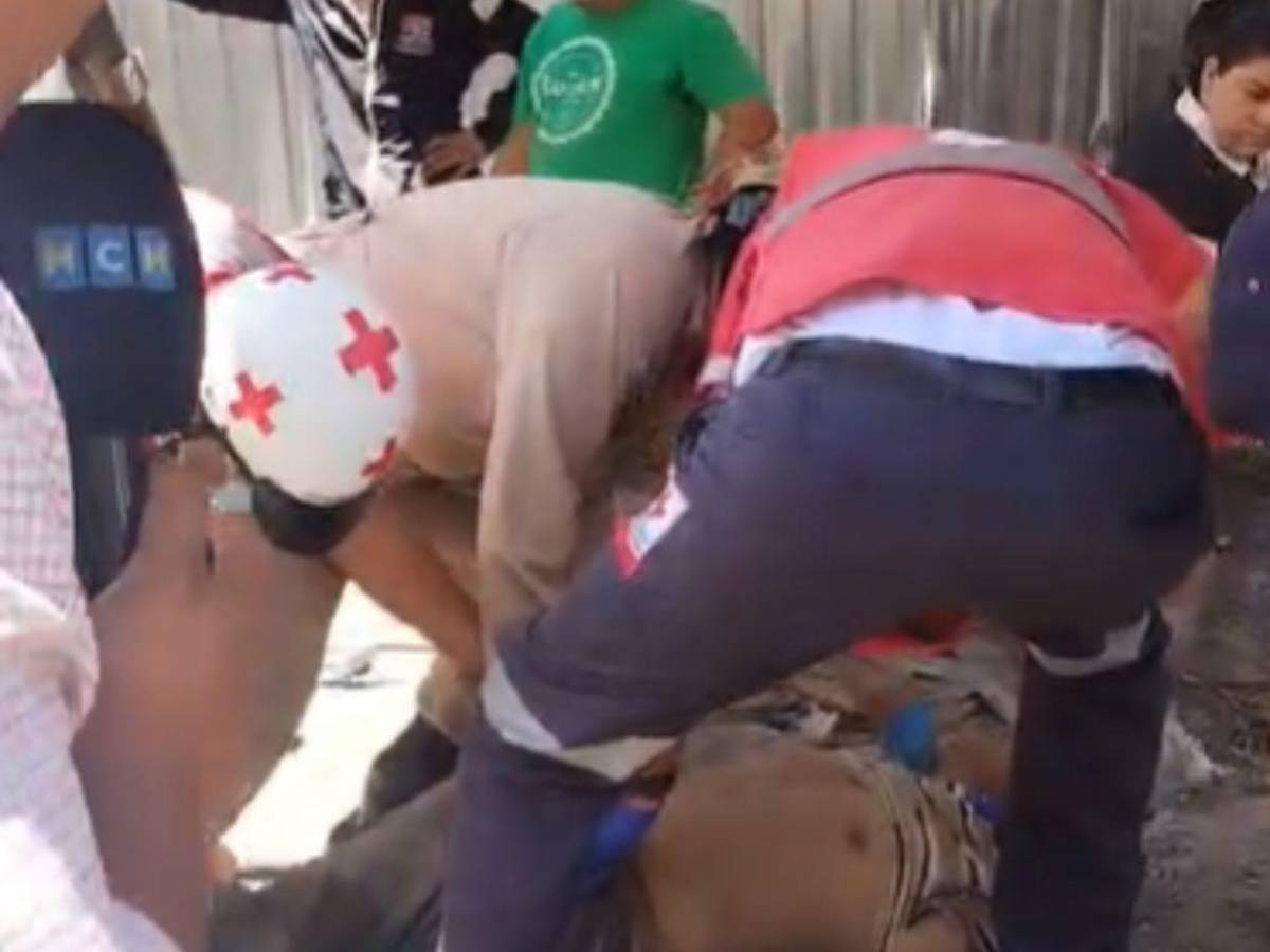 Las primeras imágenes de volcamiento de volqueta que dejó varios muertos en Villa Nueva