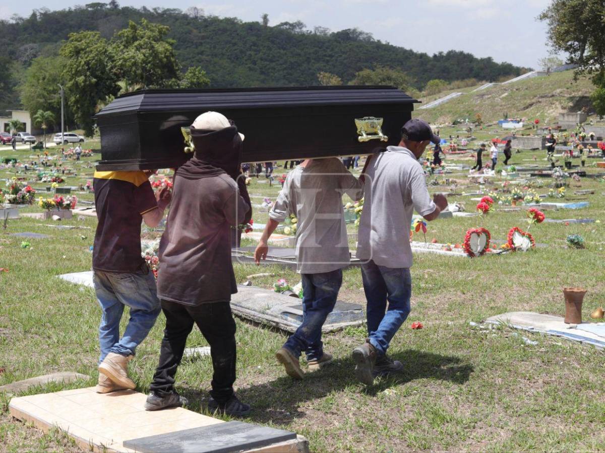 A un año de cumplir su sueño: Sepultan a Marvin Fernández, estudiante de Derecho asesinado en SPS