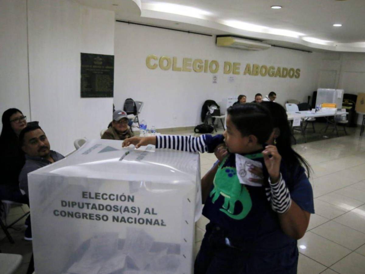 Abogados hondureños acuden a elecciones para definir candidatos del CAH