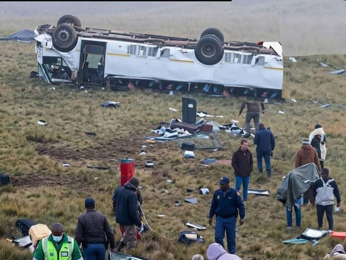Tragedia en Perú: bus turístico cae por barranco y deja 9 muertos