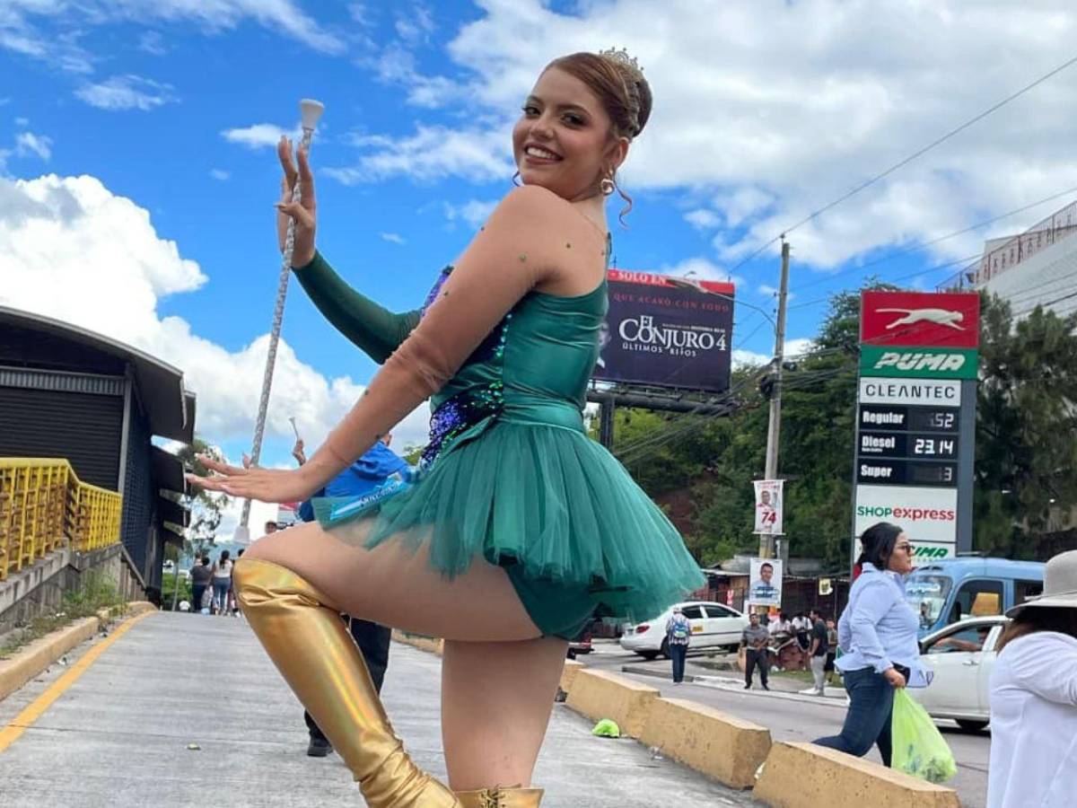 Inspirado en el colibrí esmeralda: palillonas del emblemático ICVC en los desfiles 2025