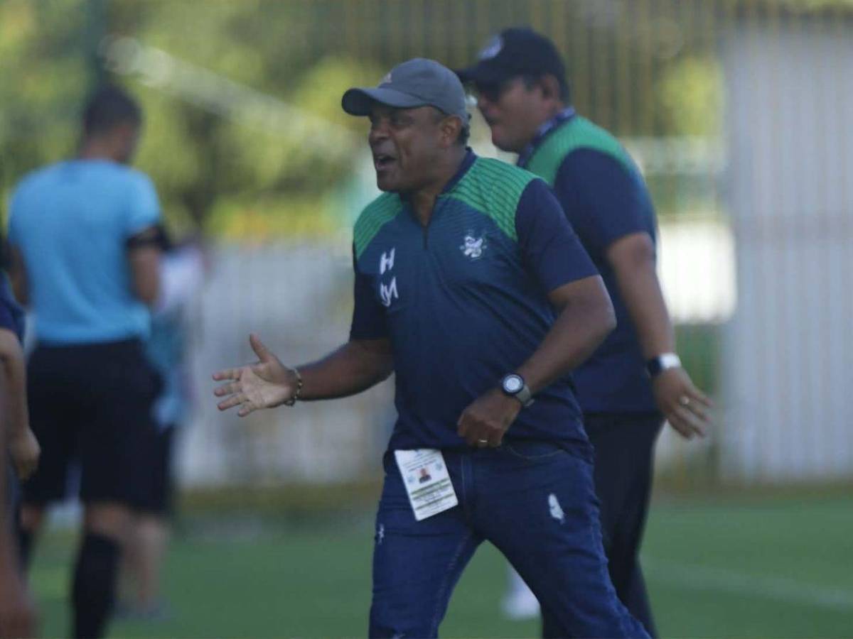 Invasión verde, el error de novato, hermosas chicas y el insólito grito en las gradas