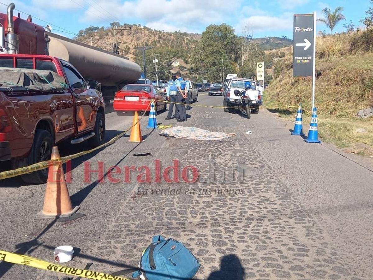 El cadáver de la víctima quedó frente a una reconocida embotelladora de agua en la capital.