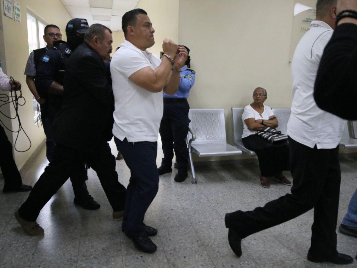 Nelson Márquez llegó gritando “¡Viva Honduras!” a audiencia por millonario fraude contra el Estado