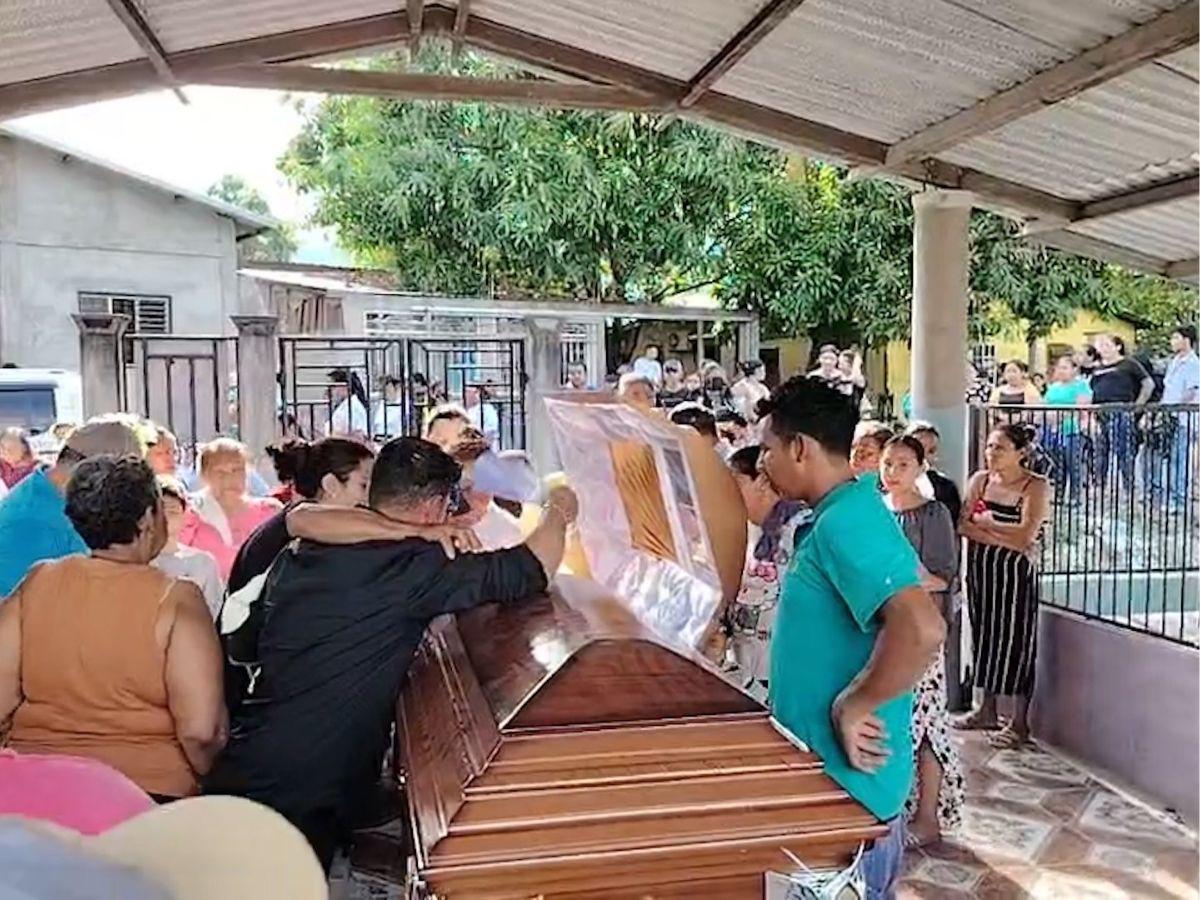 Tristeza y dolor: Así despidieron a José Torres, joven arrollado por un rapidito en Cortés