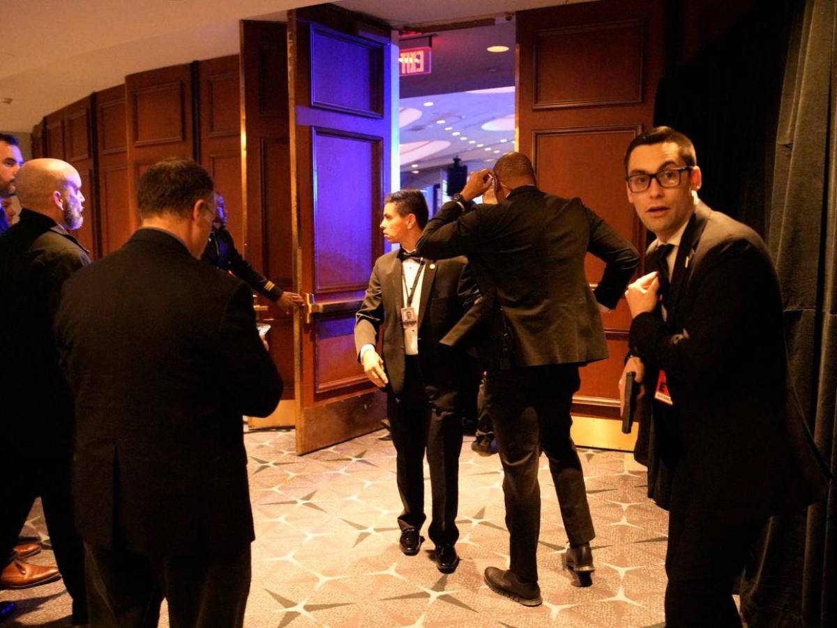 EN FOTOS: así fue evacuado Donald Trump tras disparos en cena de corresponsales en Washington