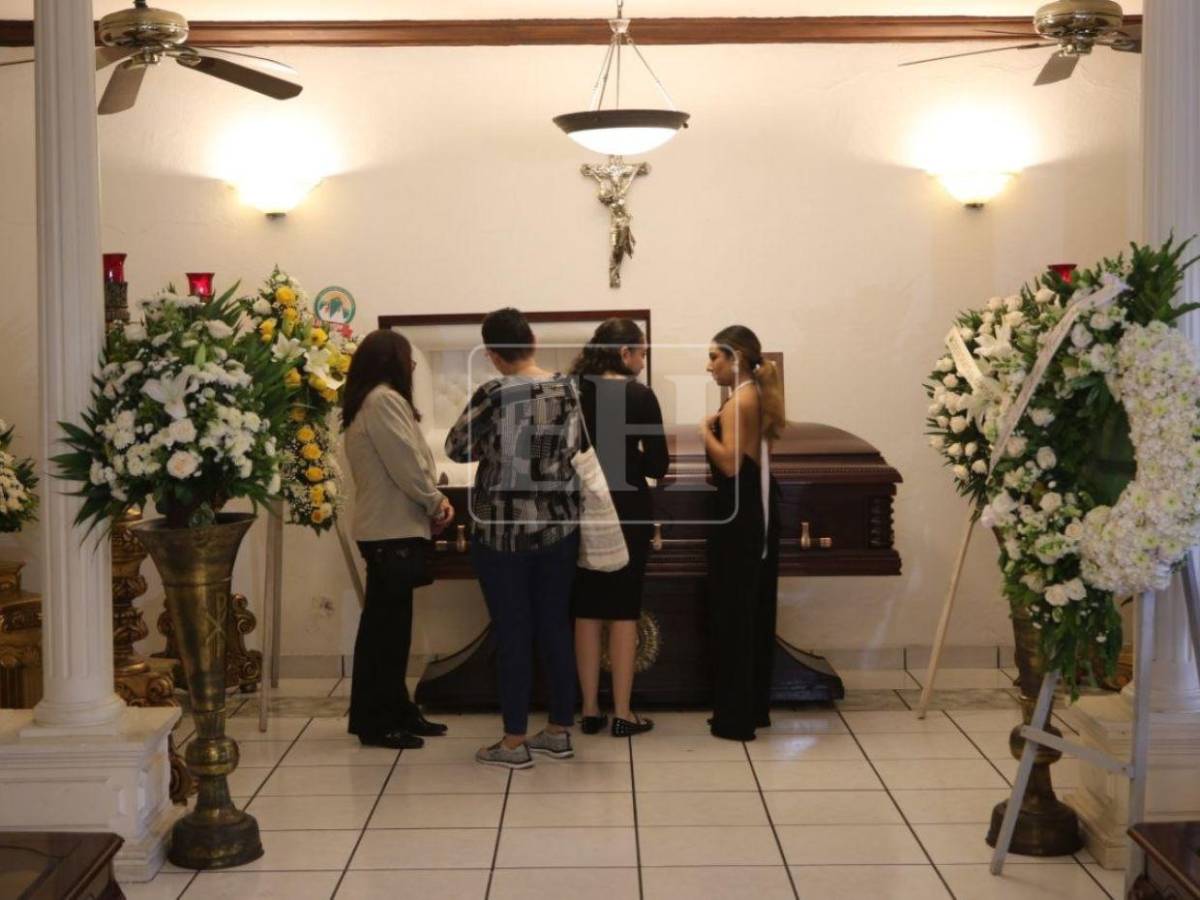Con un gran legado y rodeado de cariño lo despiden: Velorio del periodista Arístides Aceituno