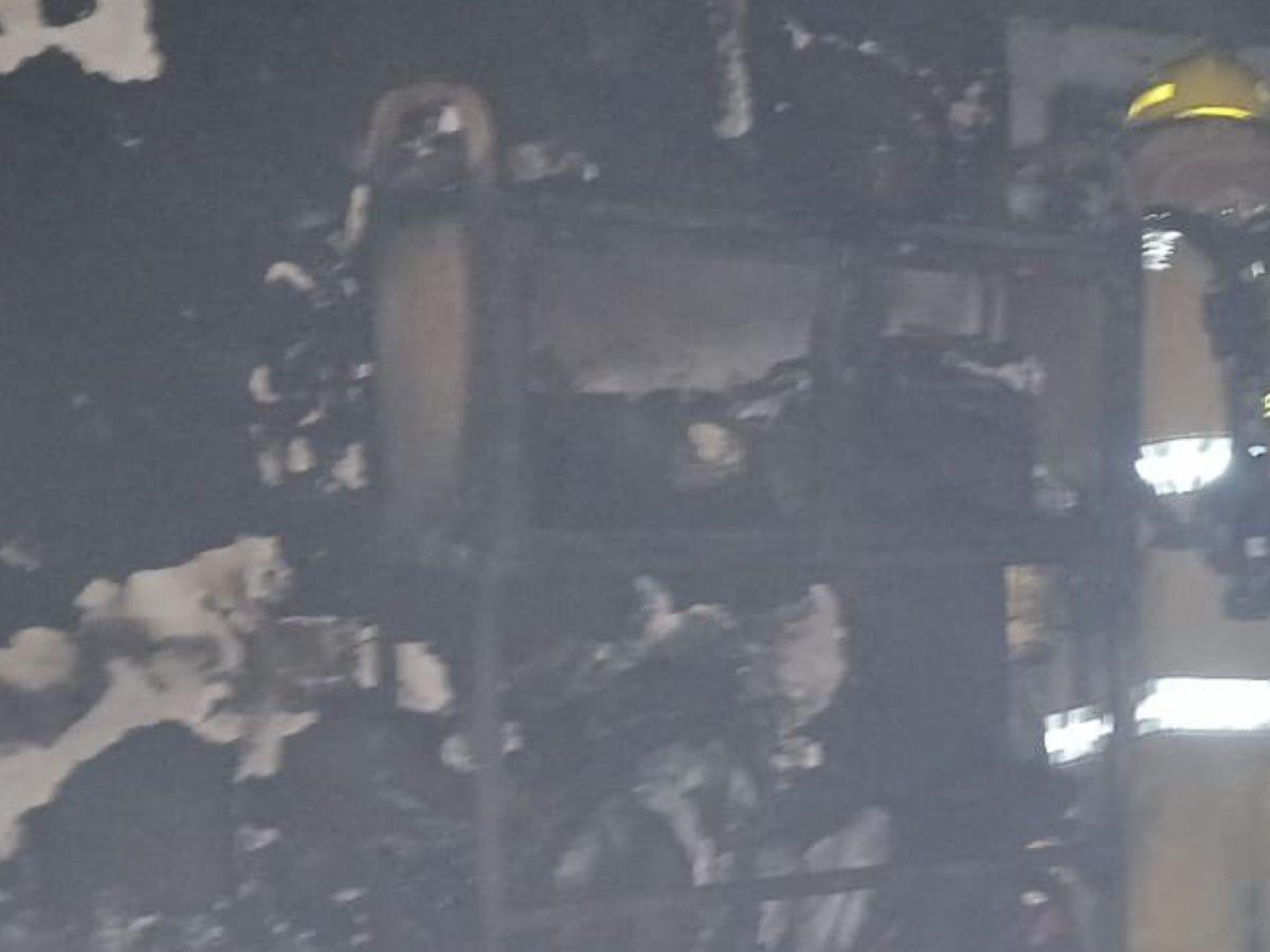 Estaban cubiertas con una cobija: momento en que encontraron a abuela y nieta carbonizadas en Copán