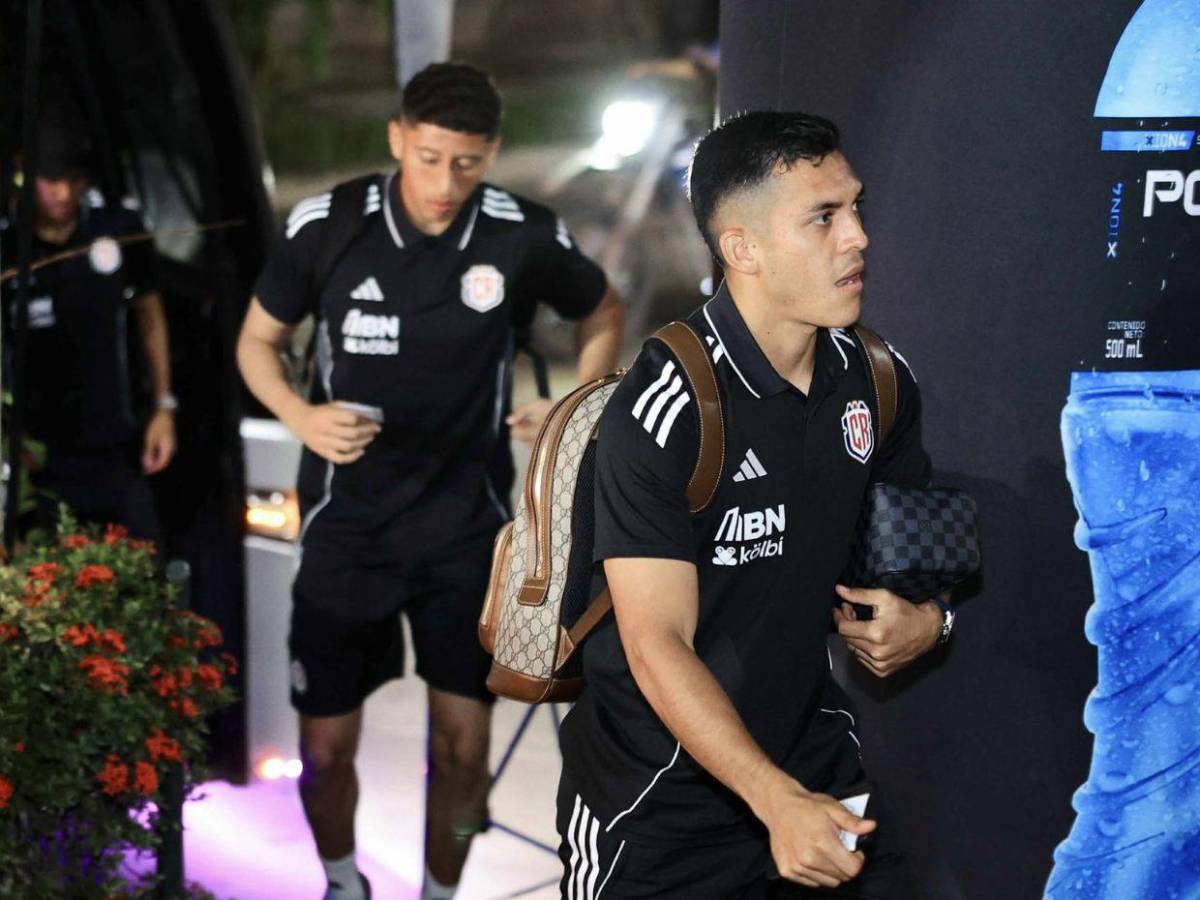 ¡Vienen a meter el bus! El 11 ultra defensivo de Costa Rica ante Honduras