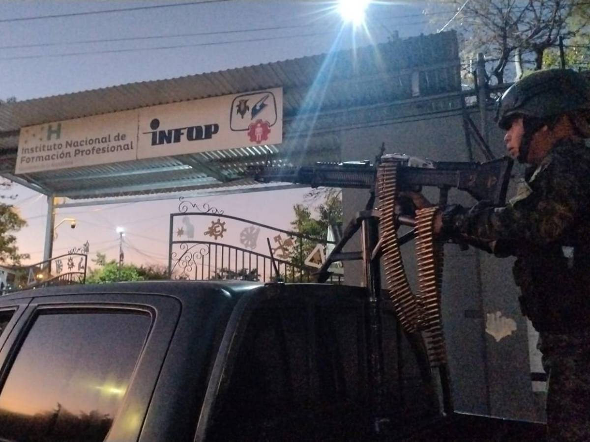 Inicia traslado de primeras maletas electorales al interior del país