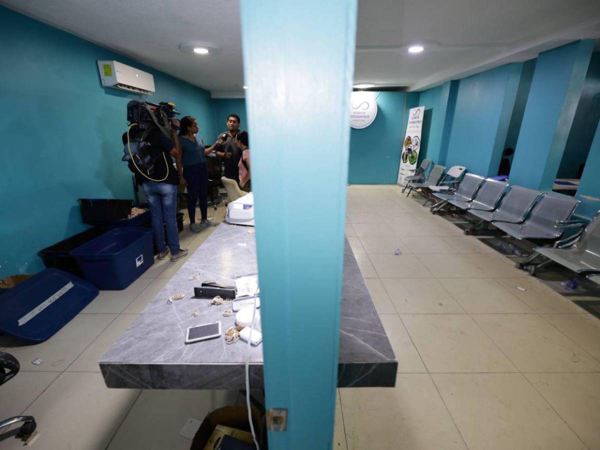 En el techo de oficina de Iván Velásquez hallan 1.8 millones de lempiras