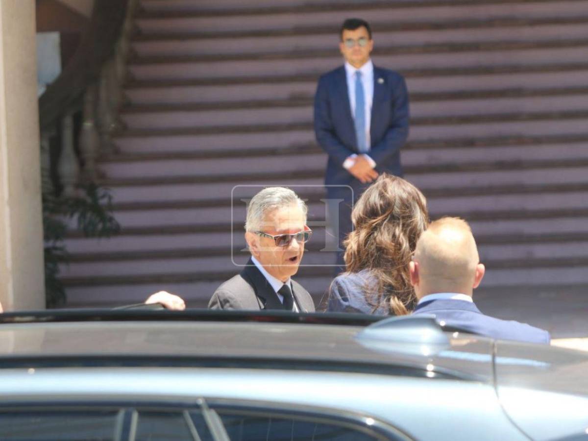 En fotos: así fue la llegada de Kristi Noem a Casa Presidencial