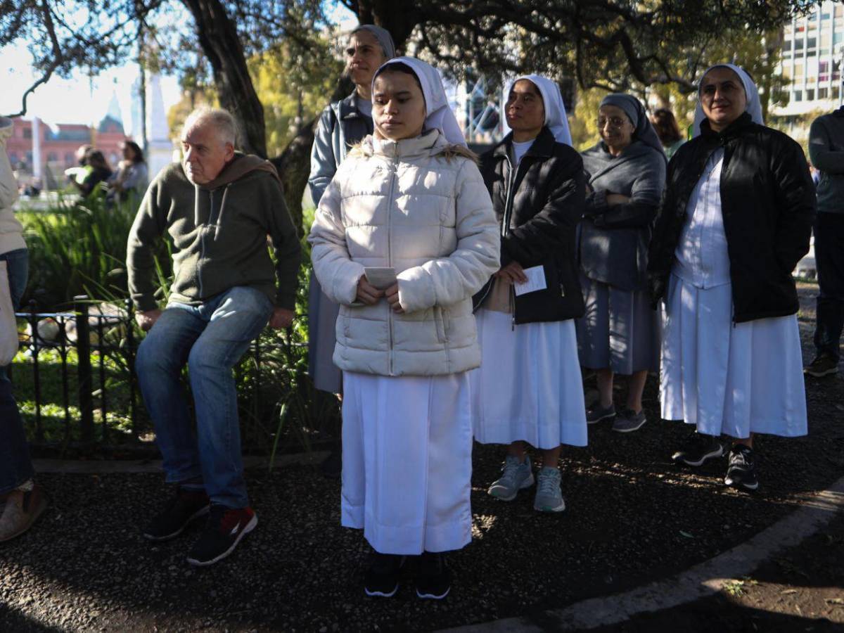 Vigilia por el papa en la catedral de Buenos Aires: No dimensionamos su liderazgo