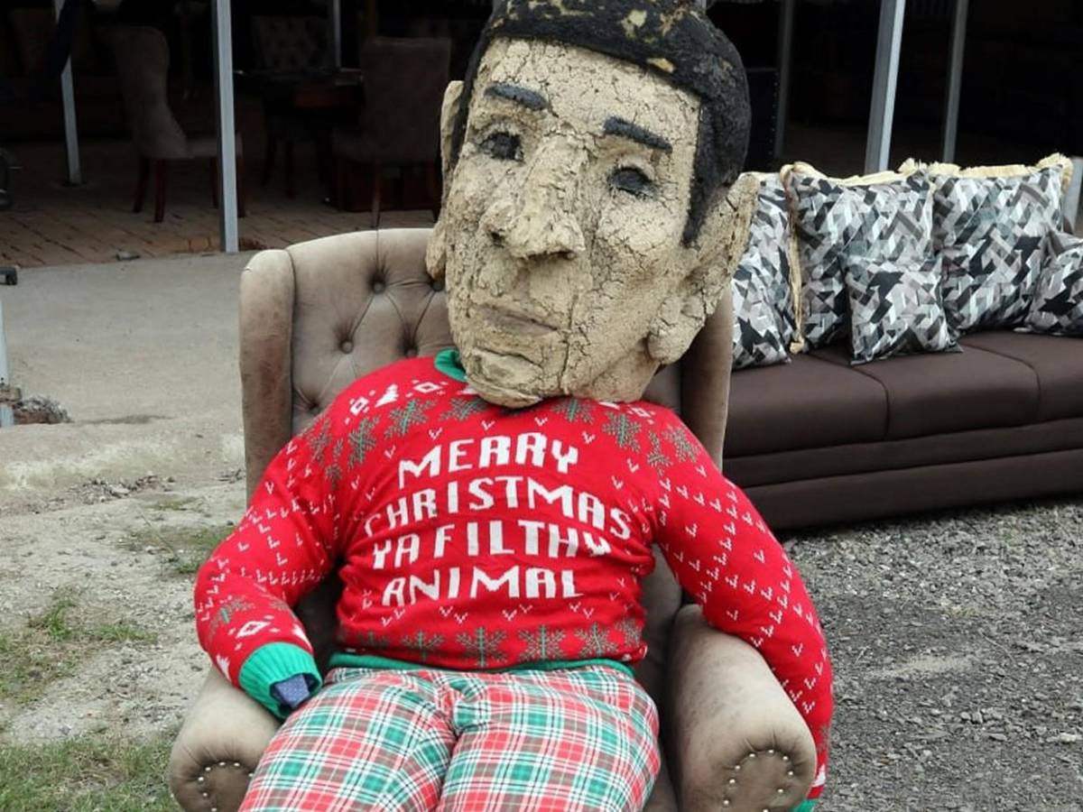 Creativos Años Viejos se preparan para despedir el 2025 en la capital