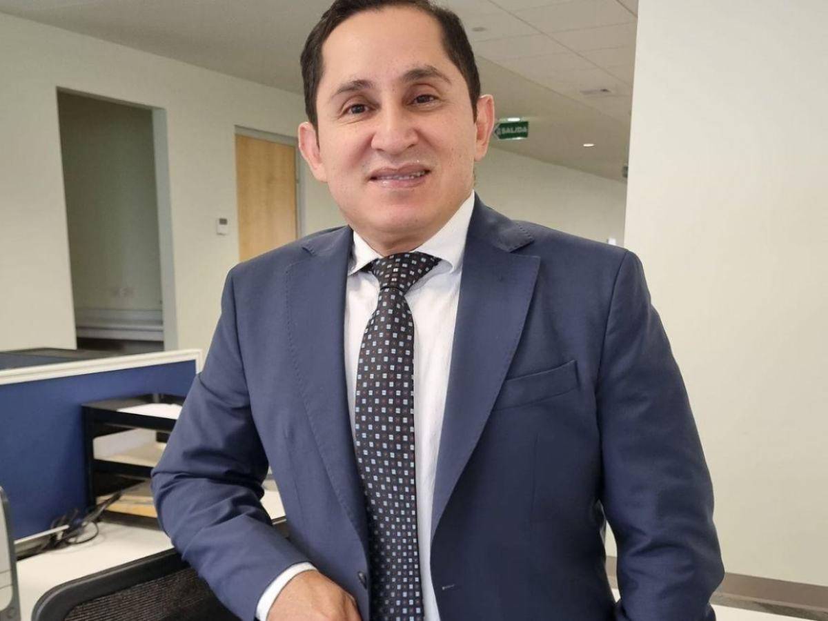 Precandidatos a diputado envueltos en polémicas, conflictos y acusaciones