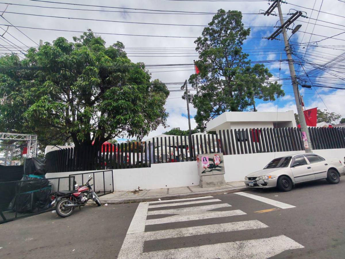 Completamente desolada: Así luce la sede de Libre este lunes 1 de diciembre