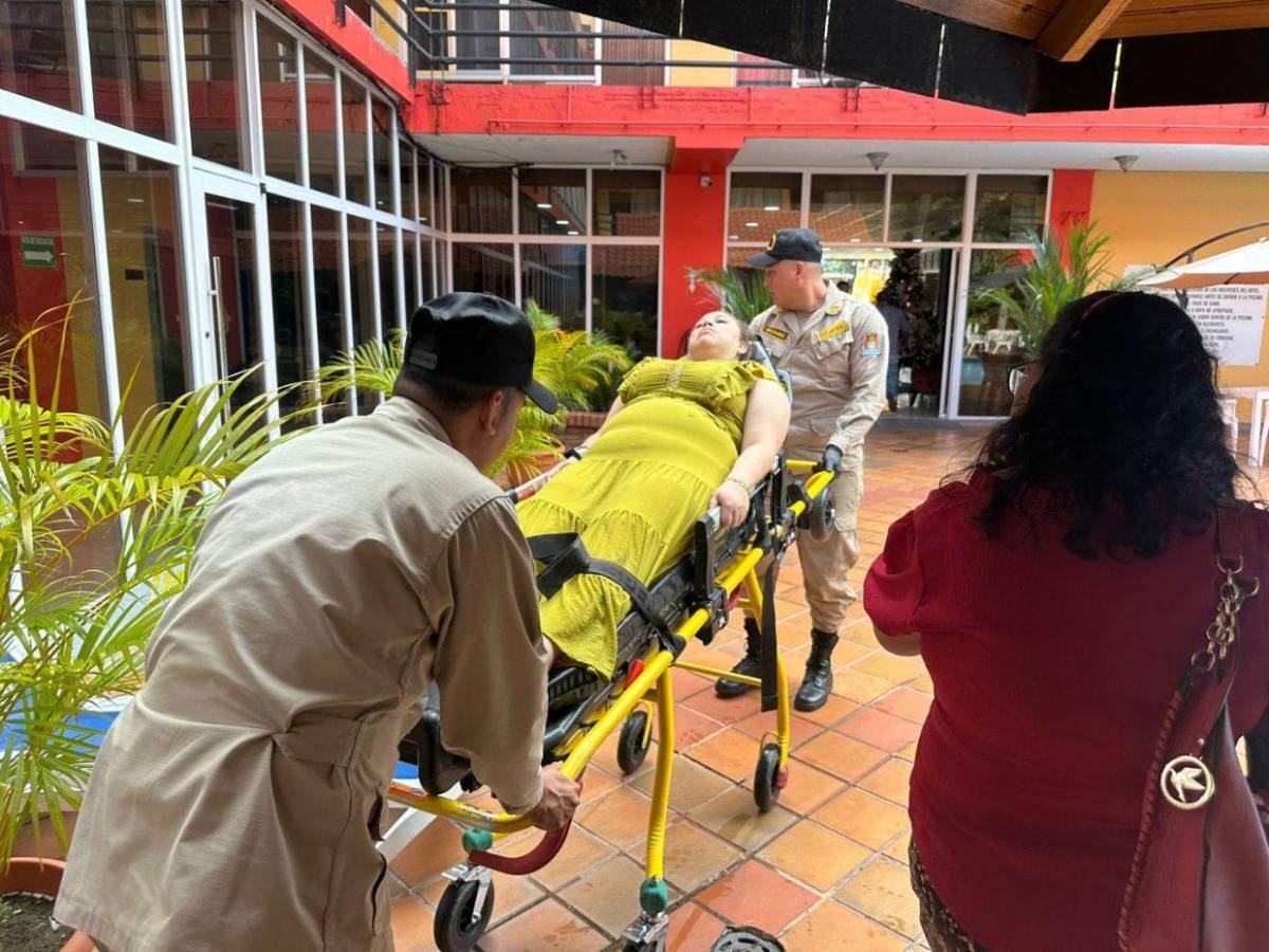 Rescatan a empleada de hotel que cayó en cisterna vacía de 12 pies en La Ceiba