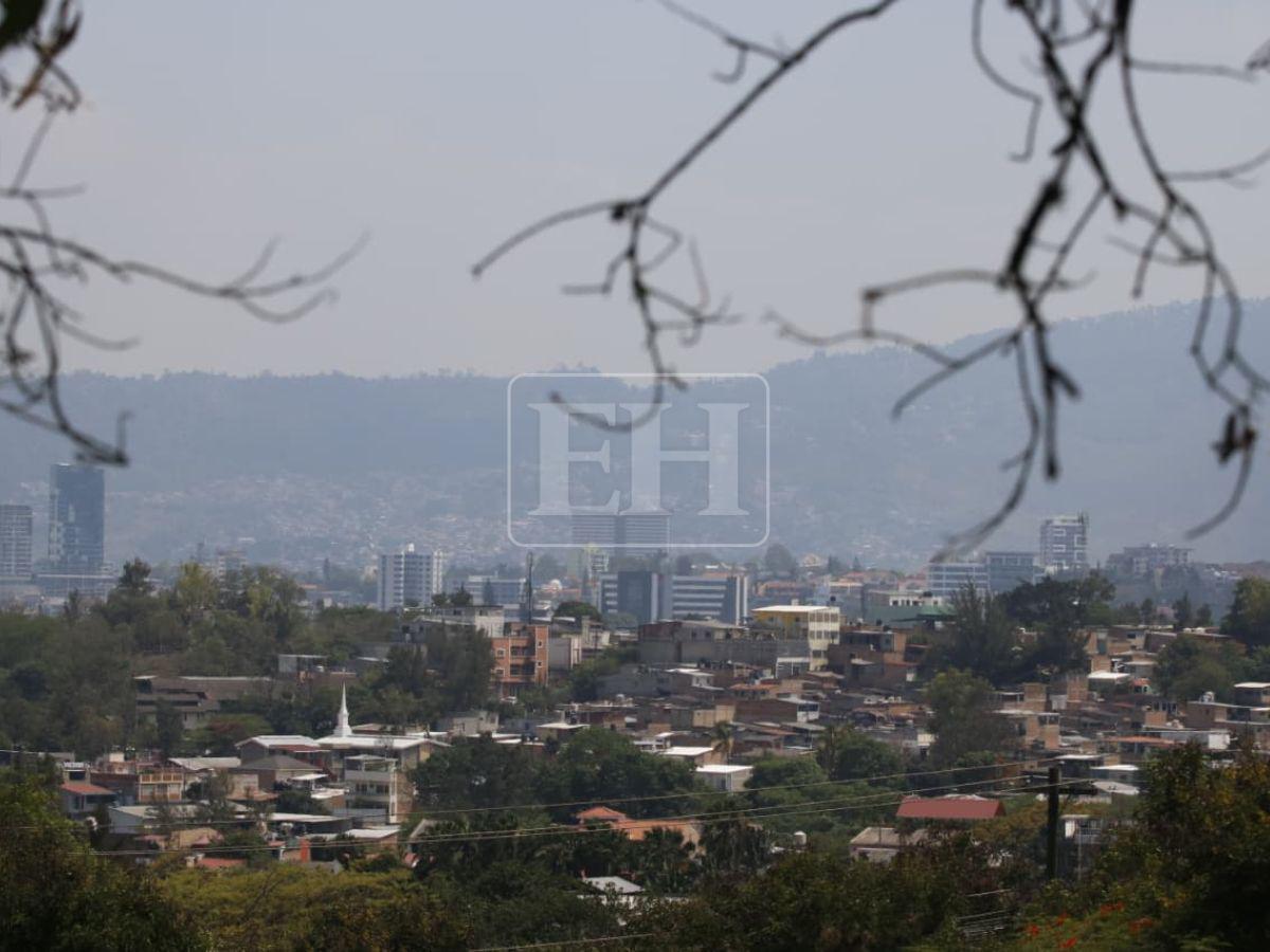 Humo tóxico y gases cancerigenos : piden uso de mascarilla por mala calidad del aire