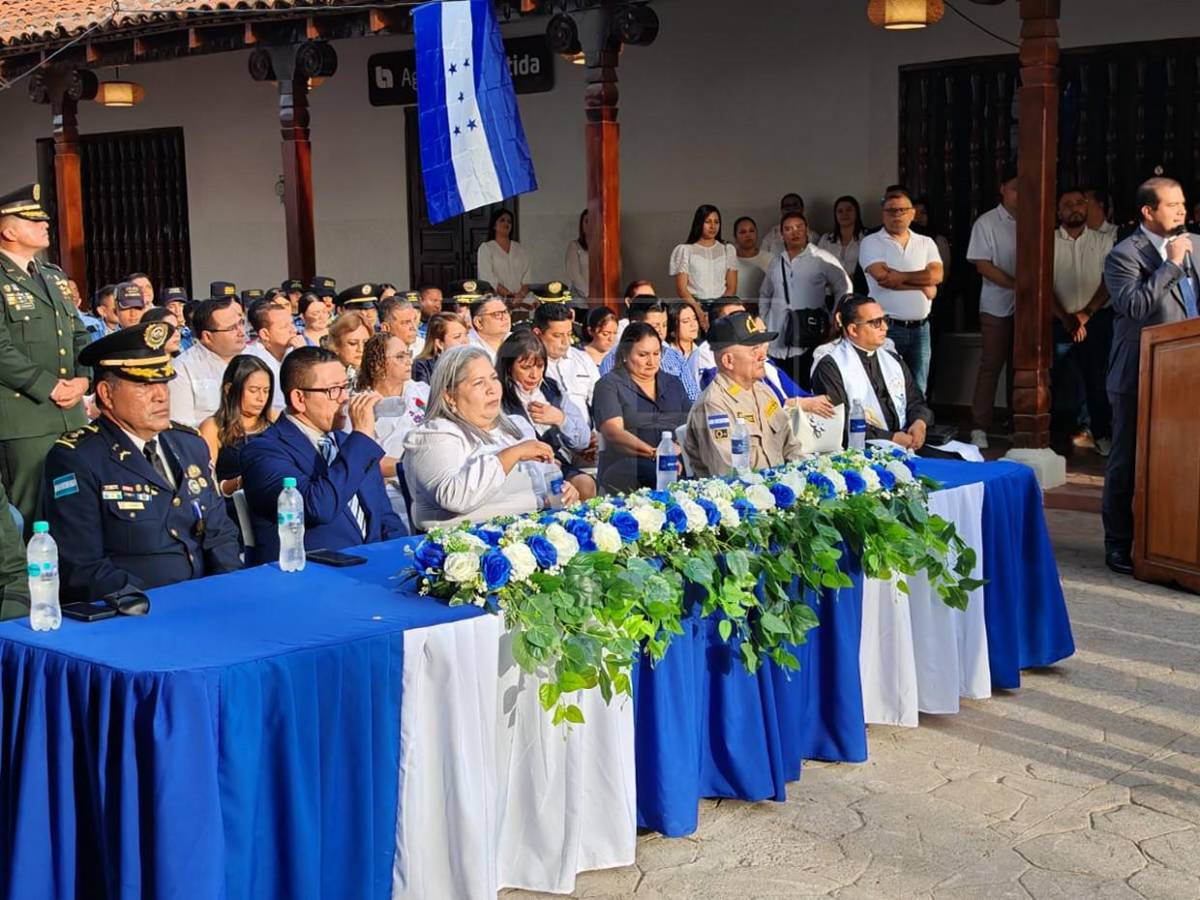 Con misa y ofrenda floral al sabio Valle, Choluteca celebra inicio de fiestas patrias