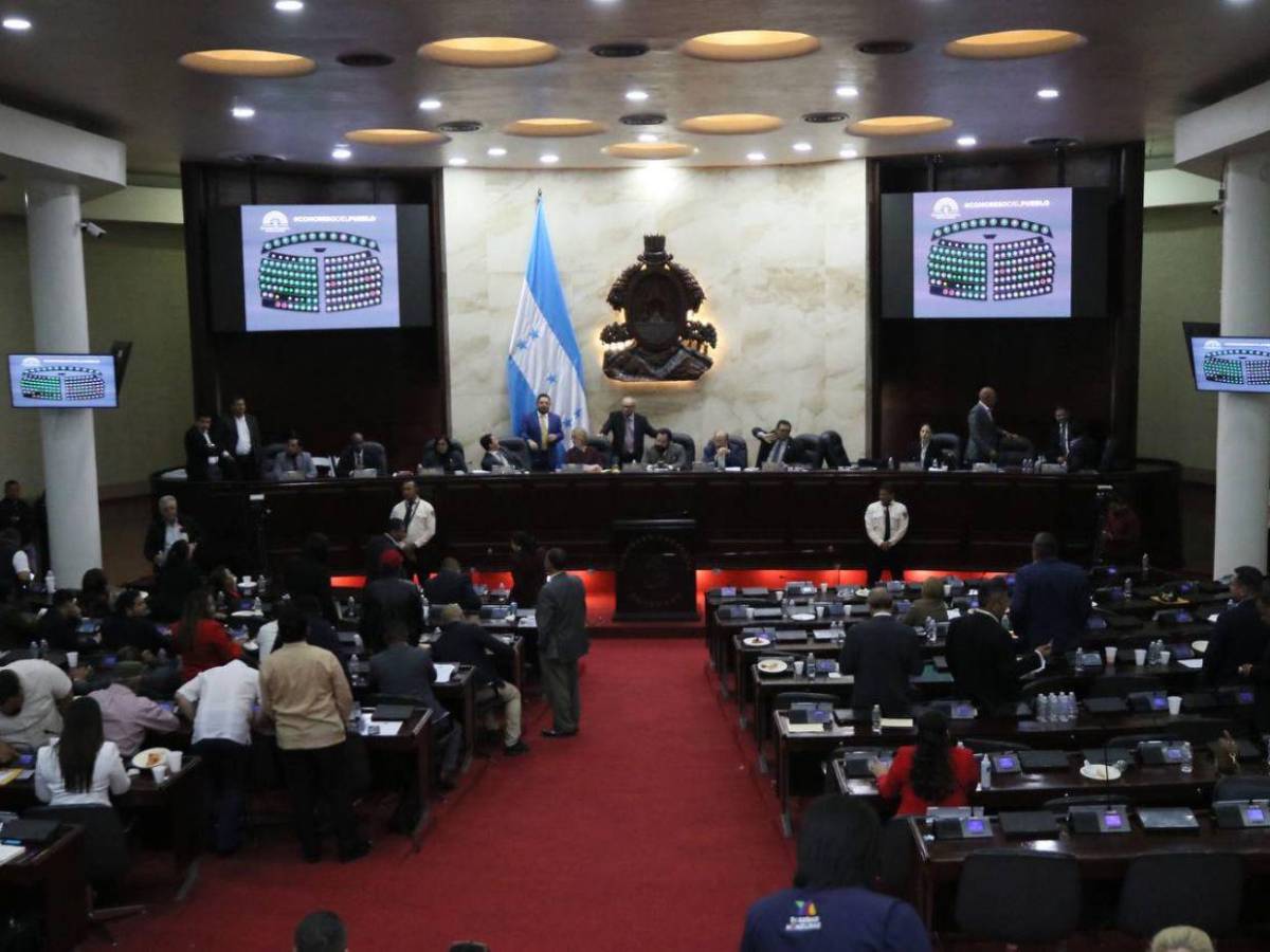 Con una oposición ausente, el Congreso aprueba Presupuesto General de 2025