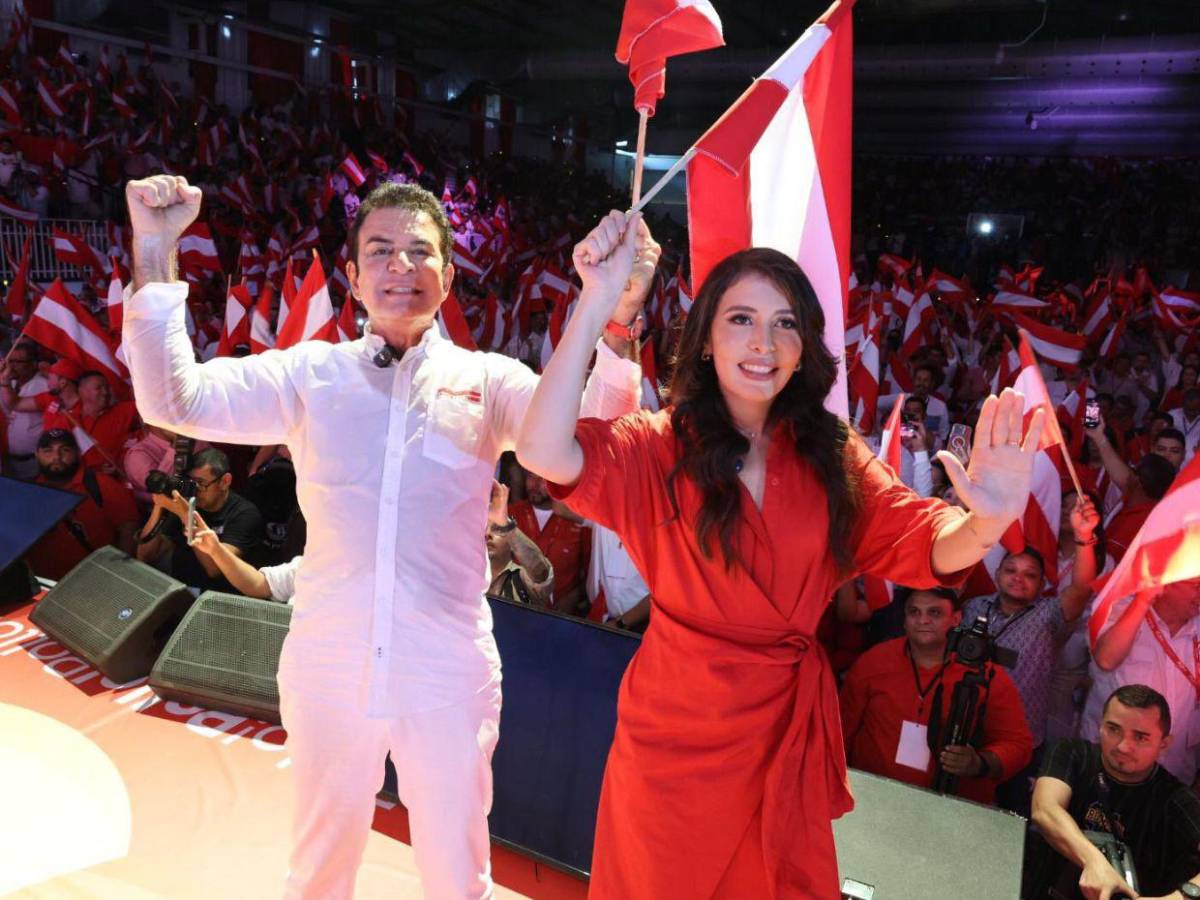 Iroshka Elvir y Alia Kafati se enfrentan en redes: Traidora, asolapada y acomodada