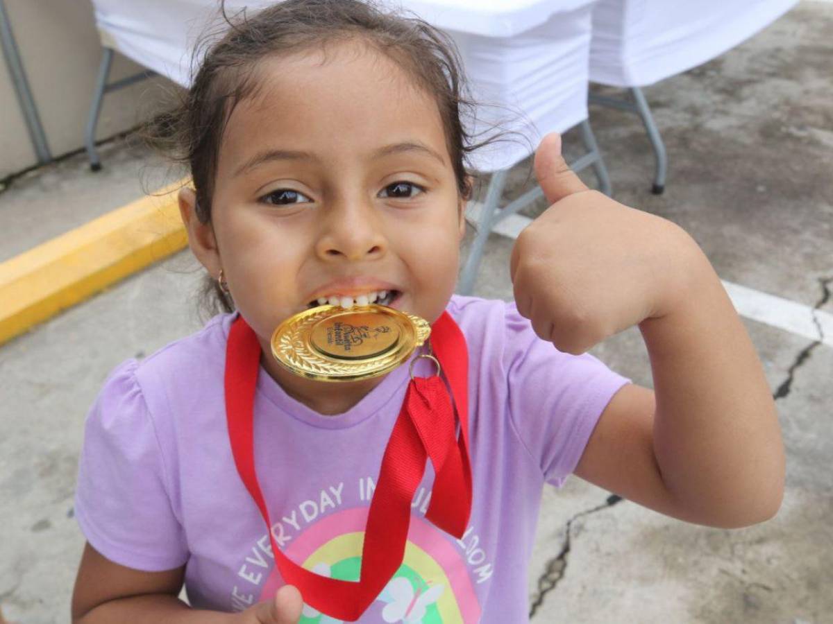 Pequeños brillan con entusiasmo en la Vuelta Infantil 2025