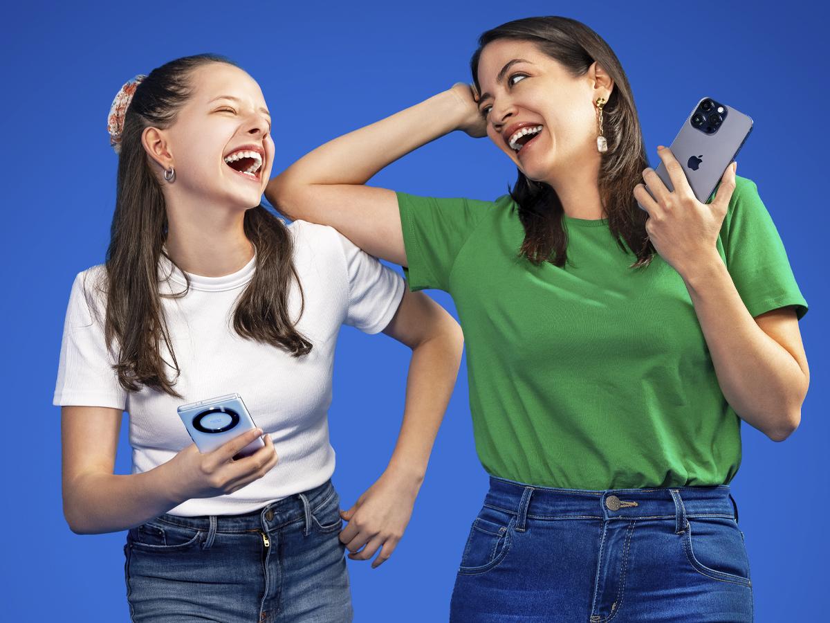 Encuentra teléfonos de última generación y compleméntalos con sus ecosistemas wearables como: relojes inteligentes, audífonos y accesorios.