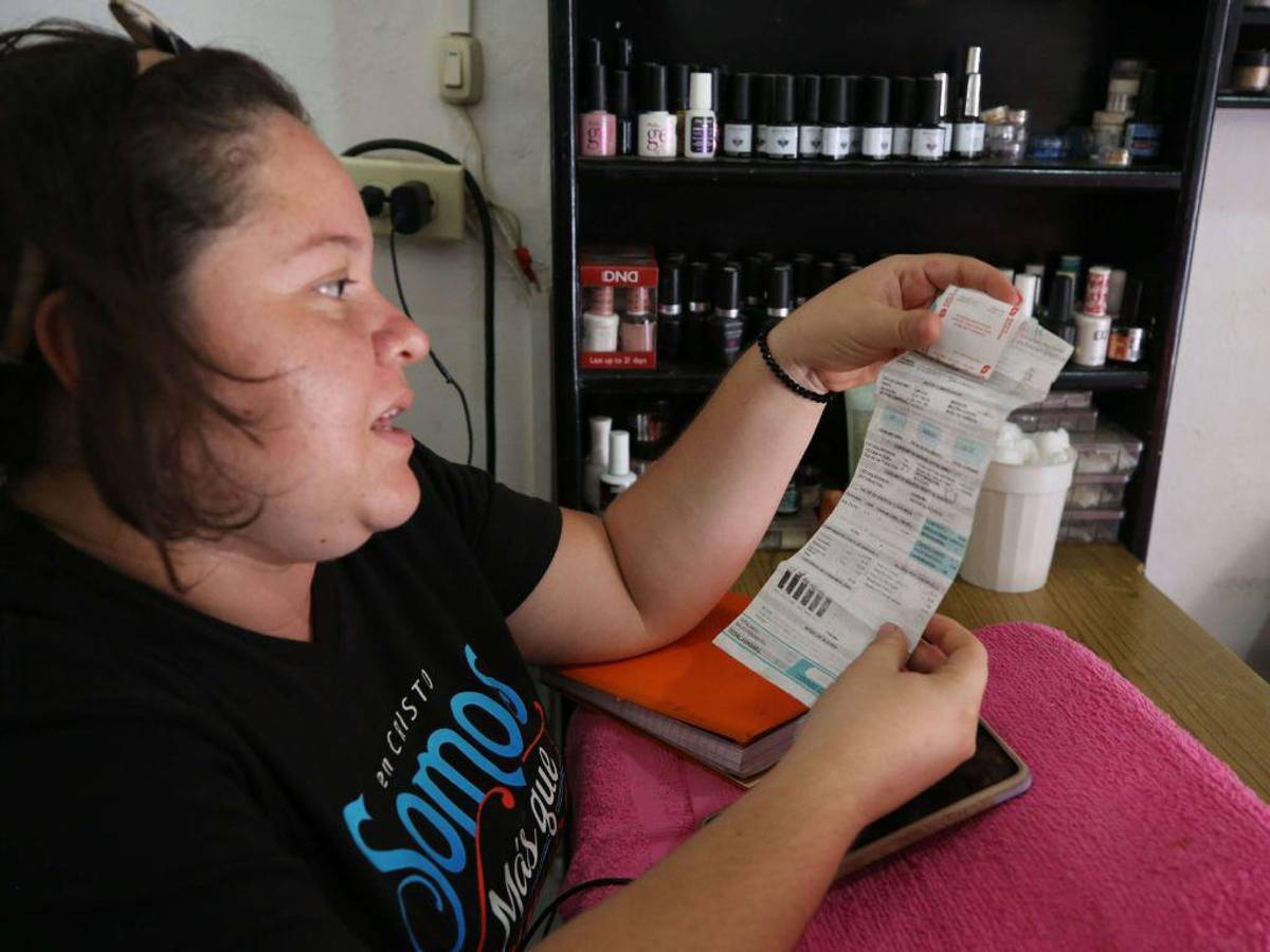 Apagones golpean empleos y causan el cierre de negocios en Olancho